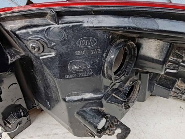 Foco trasero izquierdo Kia Rio 5 2012 - 2017 - Imagen 7