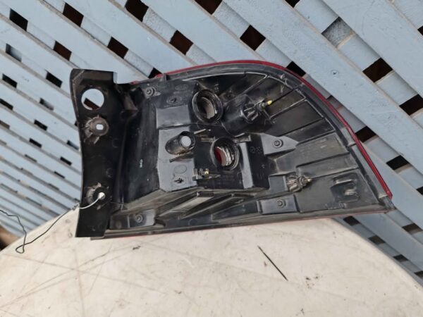 Foco trasero izquierdo Kia Rio 5 2012 - 2017 - Imagen 8