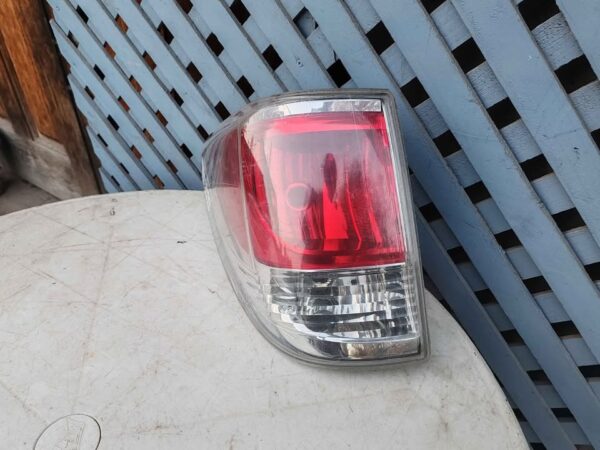 Foco trasero izquierdo Mazda BT50 2013 - 2016 - Imagen 2