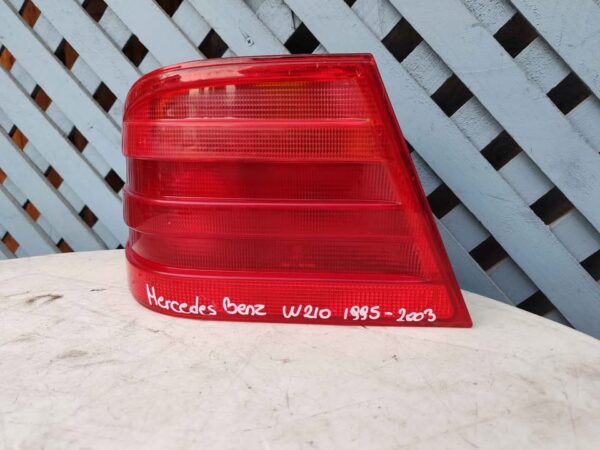 Foco trasero izquierdo Mercedes Benz w210 1996 - 2003 - Imagen 3