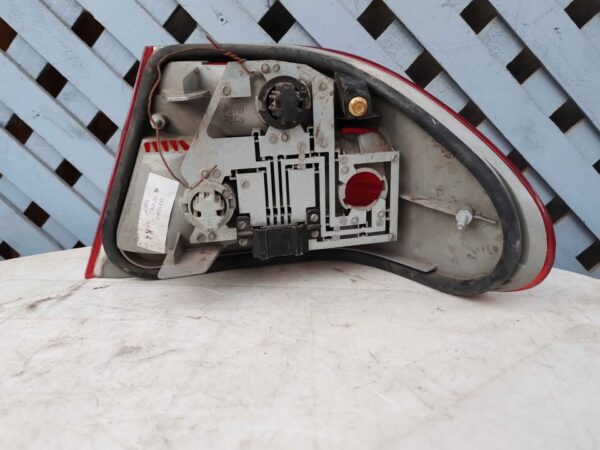 Foco trasero izquierdo Mercedes Benz w210 1996 - 2003 - Imagen 5