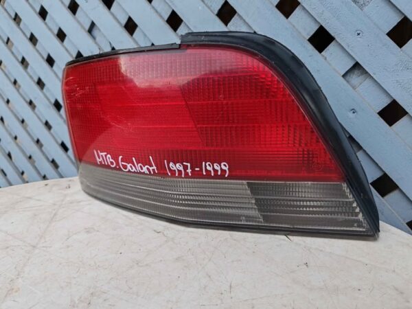 Foco trasero izquierdo Mitsubishi Galant 1997 - 1999 - Imagen 3