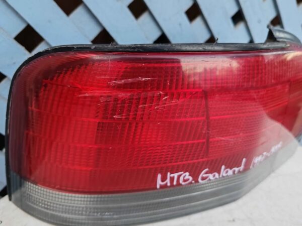 Foco trasero izquierdo Mitsubishi Galant 1997 - 1999 - Imagen 4