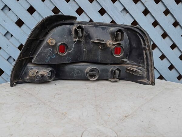 Foco trasero izquierdo Mitsubishi Galant 1997 - 1999 - Imagen 5