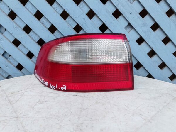 Foco trasero izquierdo Renault Laguna 2001 - 2007