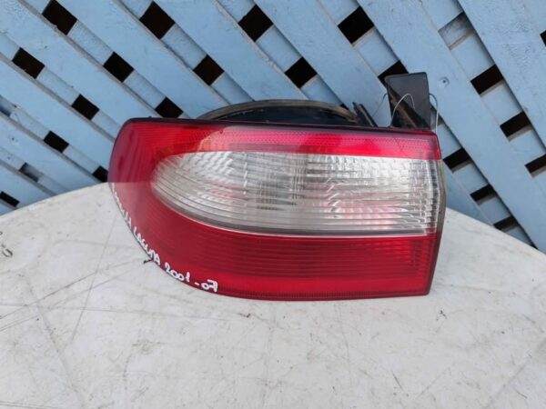 Foco trasero izquierdo Renault Laguna 2001 - 2007 - Imagen 4