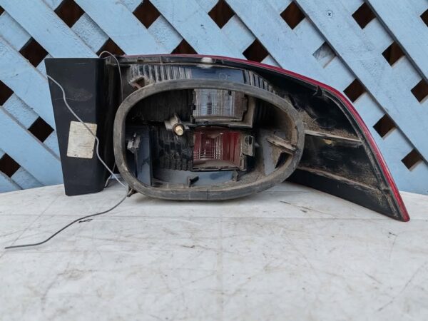 Foco trasero izquierdo Renault Laguna 2001 - 2007 - Imagen 6