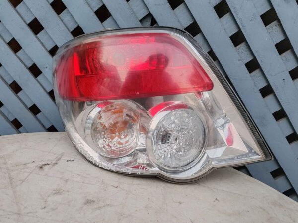 Foco trasero izquierdo Subaru Impreza HB 2004 - 2007