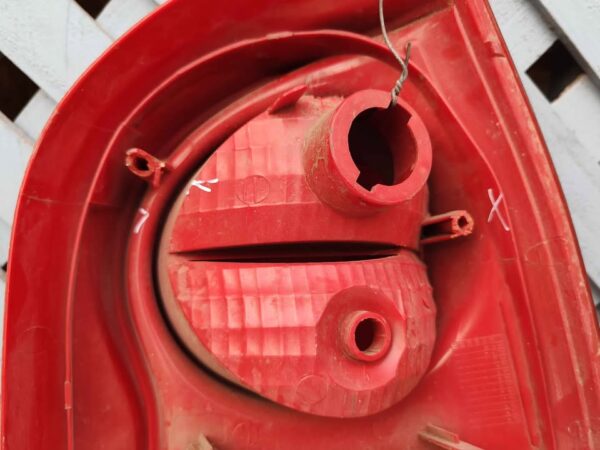 Foco trasero izquierdo Volkswagen Gol G4 2007 - 2008 - Imagen 4