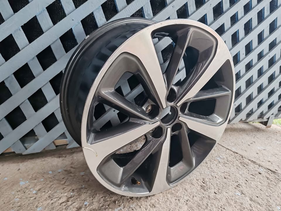 Llanta Kia Sorento 2018 - 2021 - Imagen 3