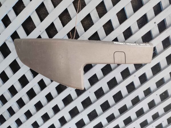 Moldura de parachoque derecho Renault Megane 2 2007 - 2009