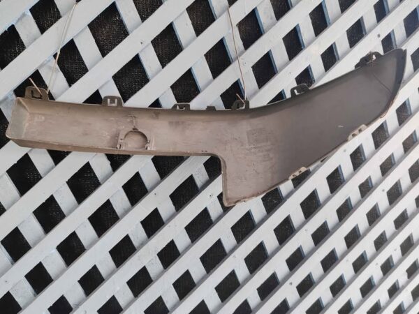 Moldura de parachoque derecho Renault Megane 2 2007 - 2009 - Imagen 7