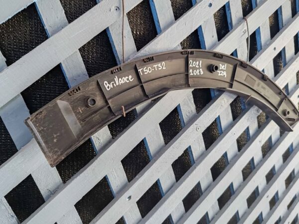 Moldura delantera izquierda Brilliance T50 T52 2021- 2023 - Imagen 4