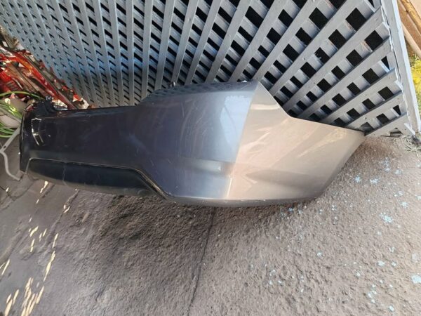 Parachoque trasero Nissan Versa 2016 - 2019 - Imagen 3