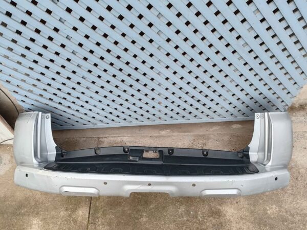 Parachoque trasero Toyota 4runner SR5 2010 - 2011 - Imagen 2