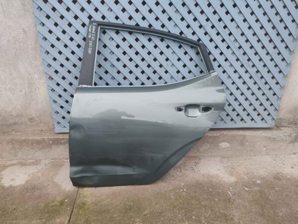Puerta trasera izquierda Hyundai Grand i10 sedan 2021 - 2025