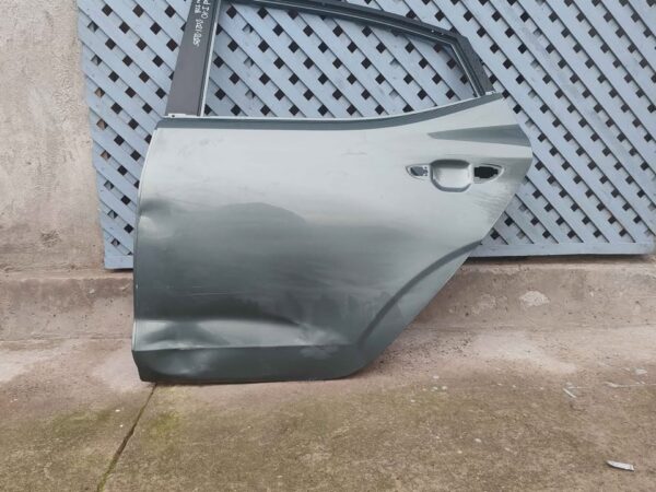 Puerta trasera izquierda Hyundai Grand i10 sedan 2021 - 2025 - Imagen 2