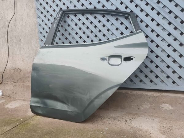 Puerta trasera izquierda Hyundai Grand i10 sedan 2021 - 2025 - Imagen 3
