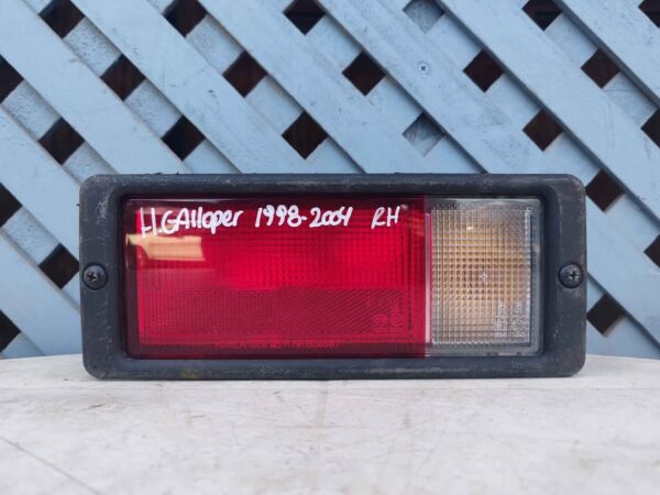 Foco de parachoque trasero derecho Hyundai Galloper 1998 - 2004
