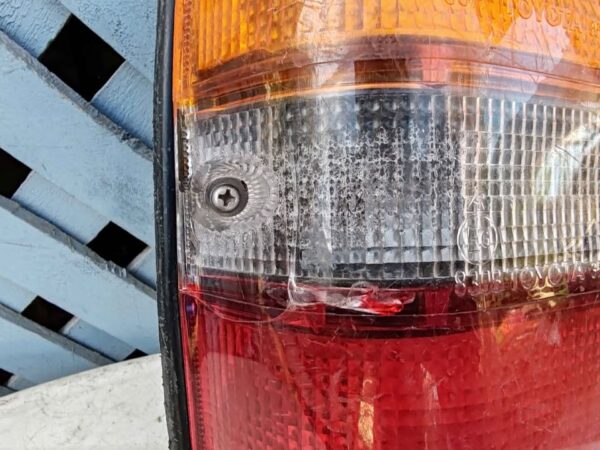 Foco trasero Toyota Hilux 1983 - 1996 - Imagen 3