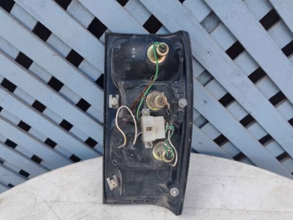 Foco trasero Toyota Hilux 1983 - 1996 - Imagen 4