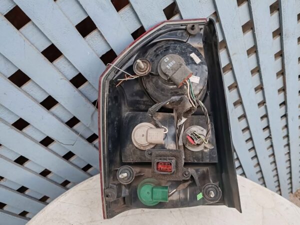 Foco trasero derecho Chrysler 300c 2005 - 2008 - Imagen 3