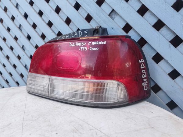 Foco trasero derecho Daihatsu Charade 1993 - 2000 - Imagen 2