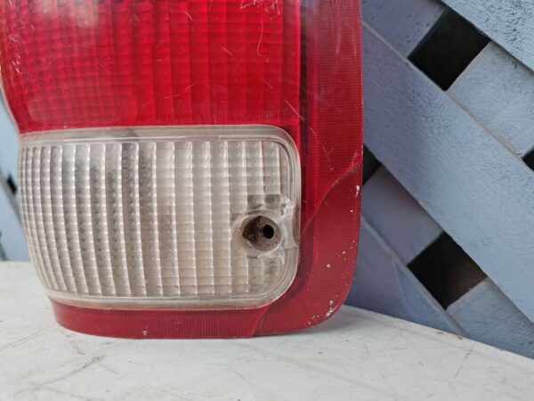 Foco trasero derecho Ford Ranger 1998 - 1999 - Imagen 3