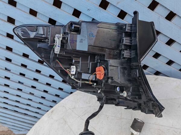 Foco trasero derecho Hyundai Accent 2024 - 2025 - Imagen 7