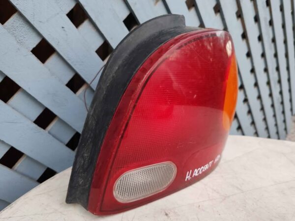 Foco trasero derecho Hyundai Accent HB 1995 - 1999 - Imagen 4