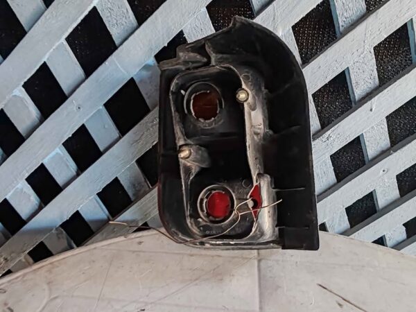 Foco trasero derecho Hyundai Santamo 1996 - 2002 - Imagen 6