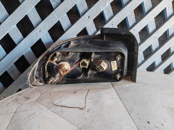 Foco trasero derecho Hyundai Sonata 1993 - 1996 - Imagen 5