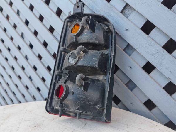 Foco trasero derecho Toyota Corolla stw 1987 - 1991 - Imagen 4