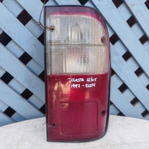 Foco trasero derecho Toyota Hilux 1997 - 2004