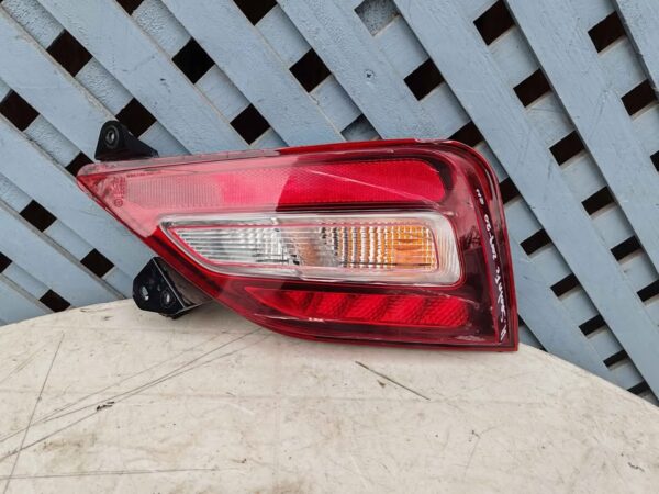 Foco trasero derecho de parachoque Hyundai Santa Fe 2019 - 2020