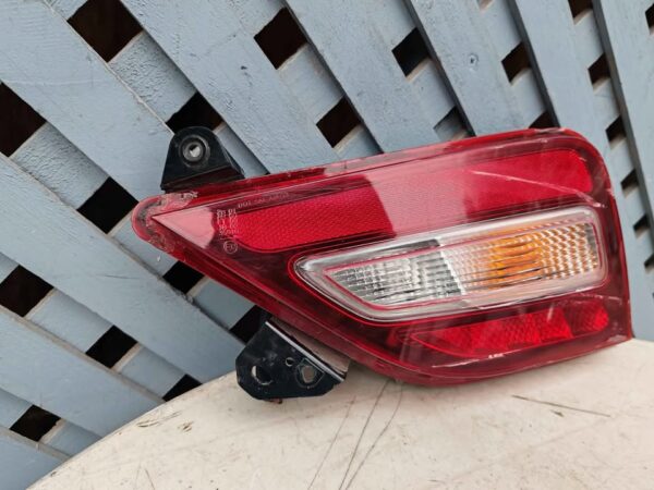 Foco trasero derecho de parachoque Hyundai Santa Fe 2019 - 2020 - Imagen 2