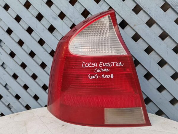 Foco trasero izquierdo Chevrolet Corsa Evolution sedan 2003 - 2008