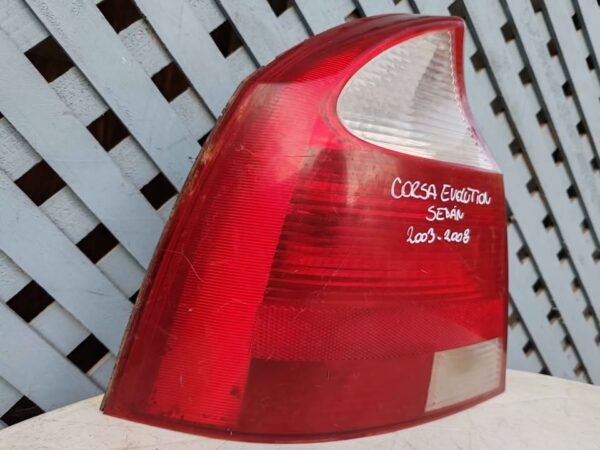 Foco trasero izquierdo Chevrolet Corsa Evolution sedan 2003 - 2008 - Imagen 2