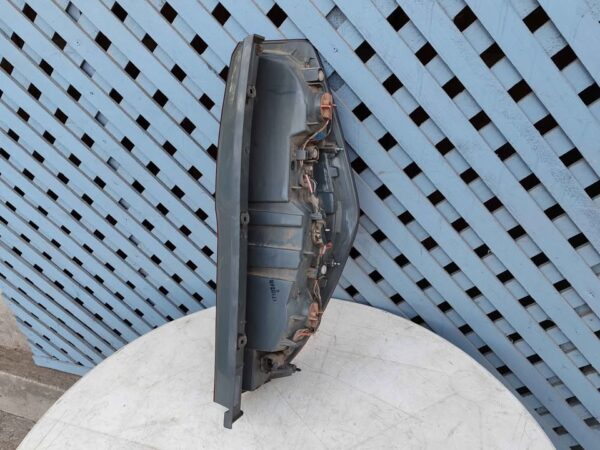 Foco trasero izquierdo Hyundai H1 2008 - 2015 - Imagen 6