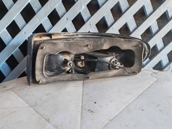 Foco trasero izquierdo Kia Sephia 1995 - 1997 - Imagen 5
