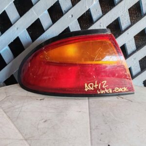 Foco trasero izquierdo Mazda Artis HB 1996 - 1999