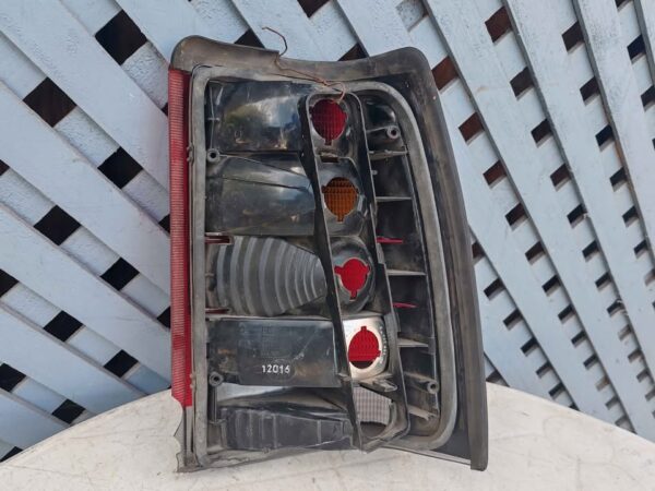 Foco trasero izquierdo Opel Omega 1986 - 1993 - Imagen 4