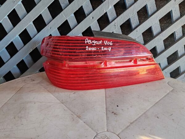 Foco trasero izquierdo Peugeot 406 2000 - 2004