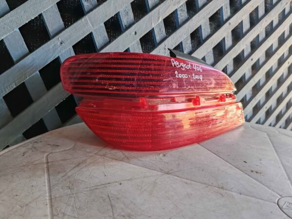 Foco trasero izquierdo Peugeot 406 2000 - 2004 - Imagen 2