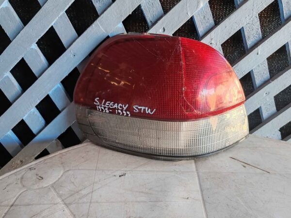 Foco trasero izquierdo Subaru Legacy stw 1995 - 1999