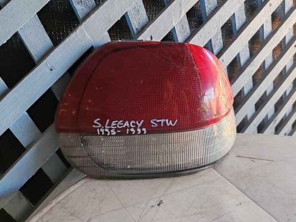 Foco trasero izquierdo Subaru Legacy stw 1995 - 1999 - Imagen 2