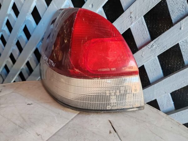 Foco trasero izquierdo Subaru Legacy stw 1995 - 1999 - Imagen 3