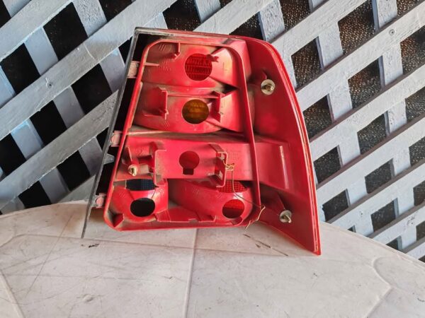 Foco trasero izquierdo Volkswagen Bora 2000 - 2004 - Imagen 6