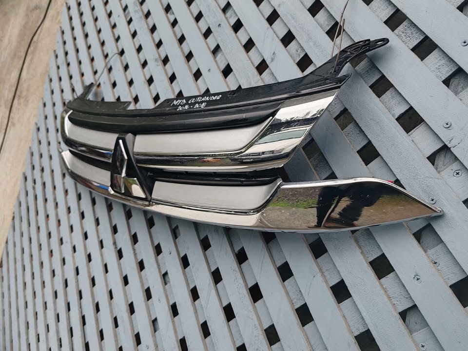 Máscara Mitsubishi Outlander 2016 - 2019 - Imagen 3