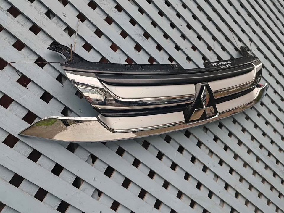 Máscara Mitsubishi Outlander 2016 - 2019 - Imagen 4